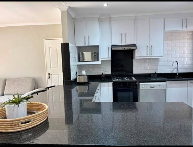 3 BEDROOM TOWNHOUSE FOR SALE IN LANGENHOVENPARK